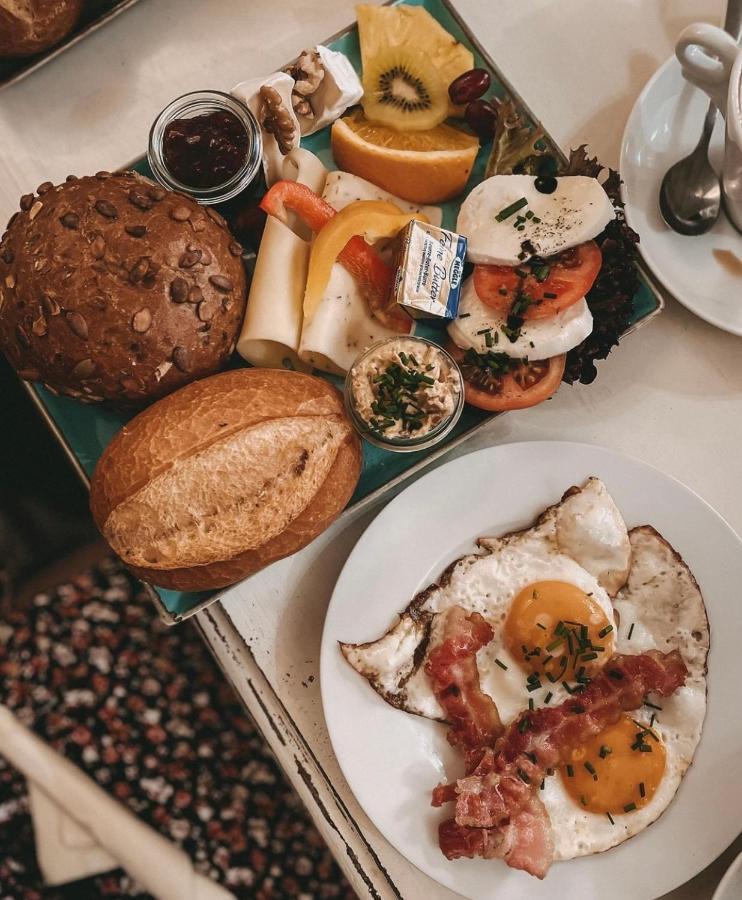 Апартаменти Cafe Einzigartig Ротенбург-на-Таубері Екстер'єр фото
